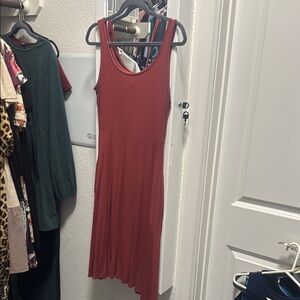 Olivia Rae Sleeveless Scoop Neck Midi Dress